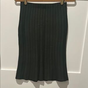 Sioni Ribbed Midi Skirt in Forest Green